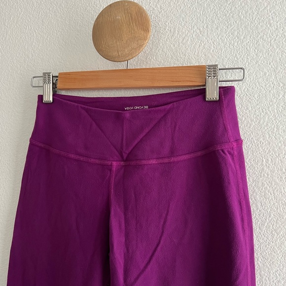 Beyond Yoga Purple Retro Cropped Pants - Picture 2 of 10